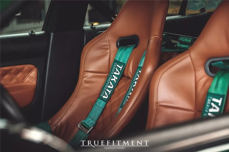 好看的汽车图片：老车重获青春 大众高尔夫MK4