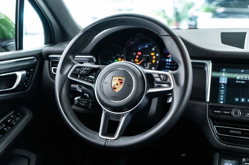 汽车美图赏析：保时捷Macan绿，欣赏一下