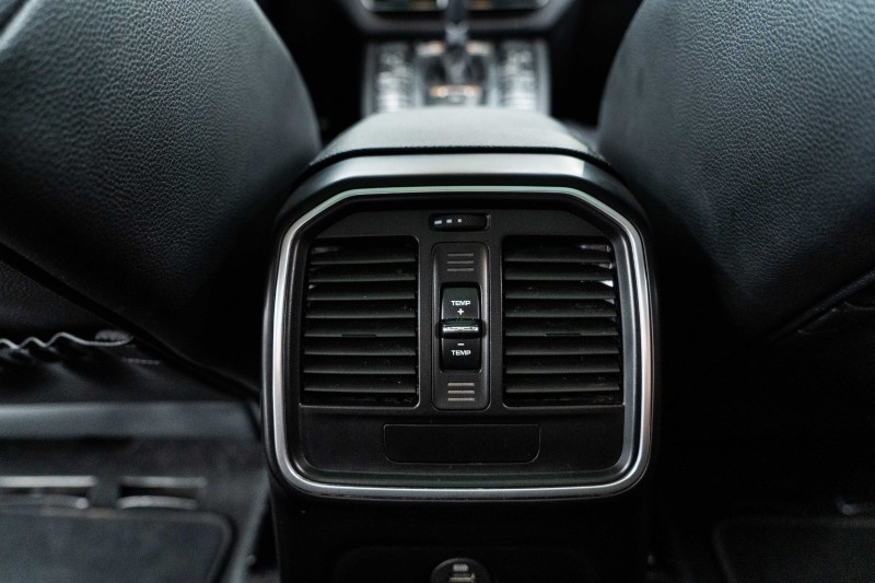 汽车美图赏析：保时捷Macan绿，欣赏一下