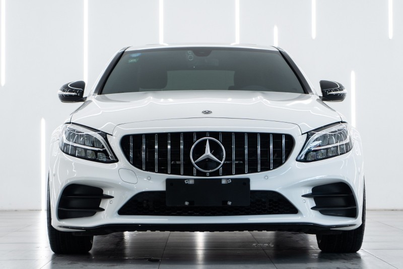 奔驰C260欣赏一下，中网和钢圈改的怎么样？