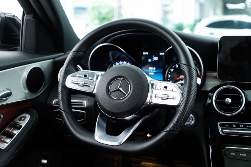 奔驰C260欣赏一下，中网和钢圈改的怎么样？