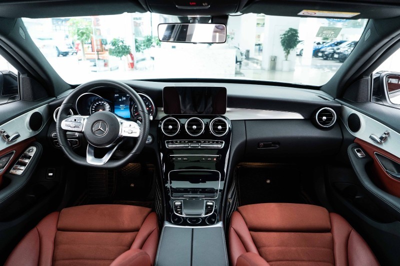 奔驰C260欣赏一下，中网和钢圈改的怎么样？