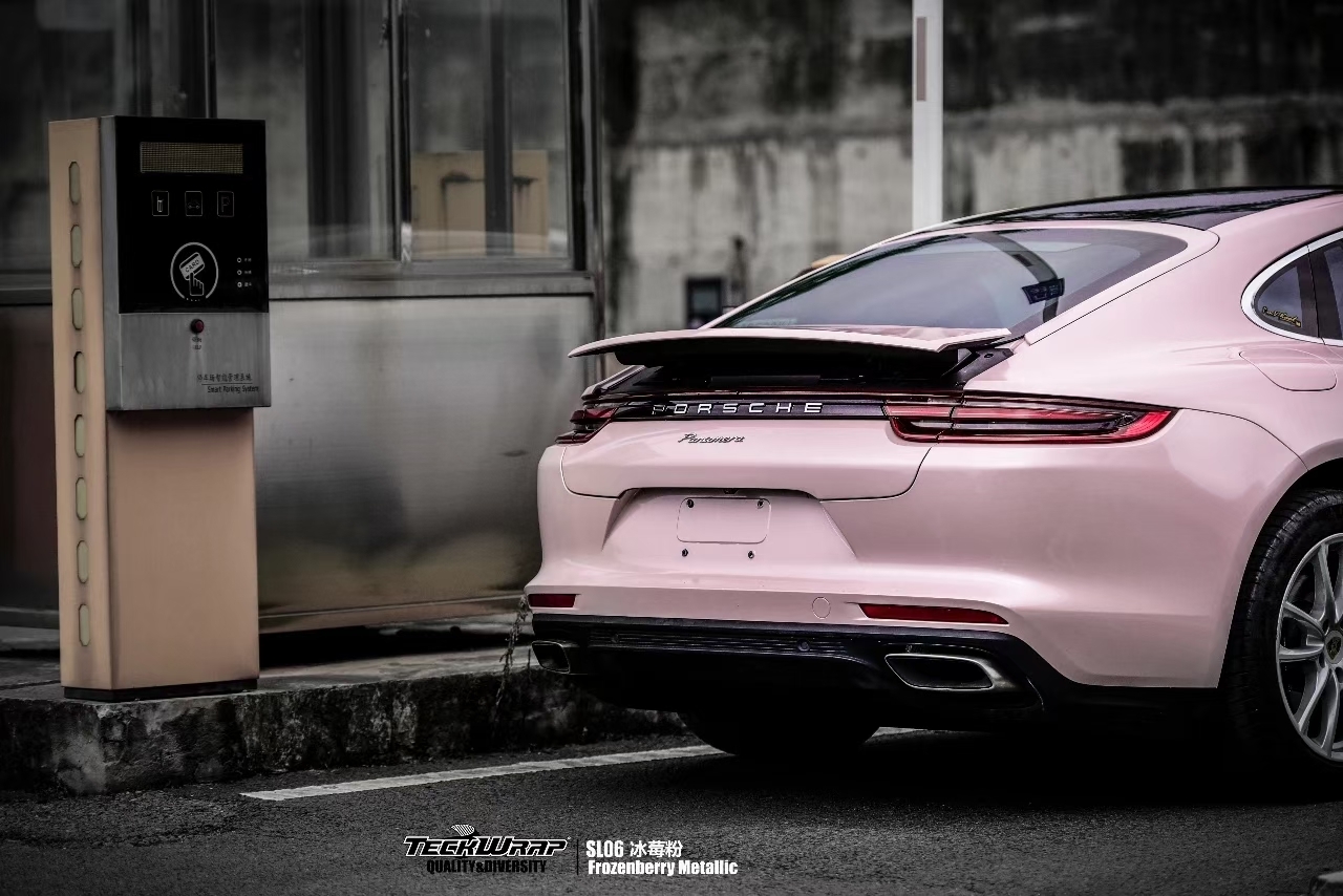 冰粉色的Porsche Paramera，适合今天的颜色！