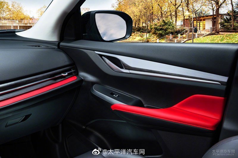 从长安汽车官方获悉，长安CS55 PLUS将于7月底正式开启预售