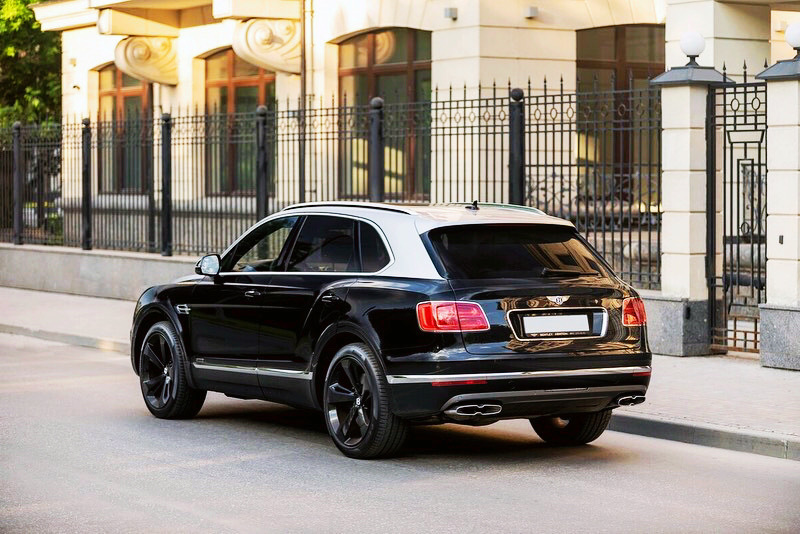 双色车漆,感觉就是不一样啊 bentley bentayga v8