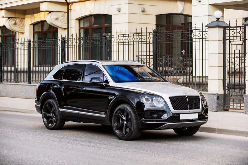 双色车漆，感觉就是不一样啊 Bentley Bentayga V8