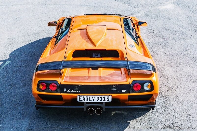 放现在看，还是很帅气的 Lamborghini Diablo GT