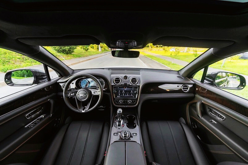 双色车漆，感觉就是不一样啊 Bentley Bentayga V8