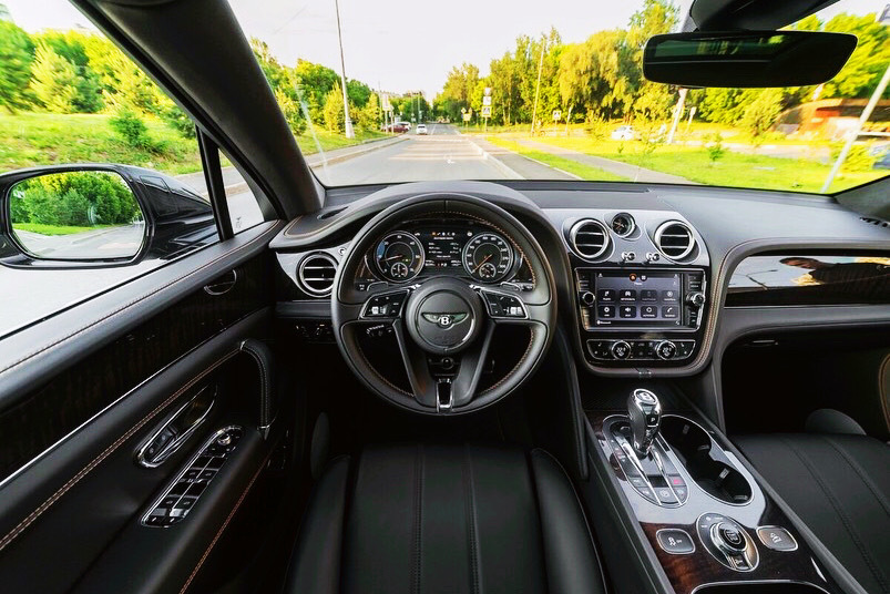 双色车漆，感觉就是不一样啊 Bentley Bentayga V8