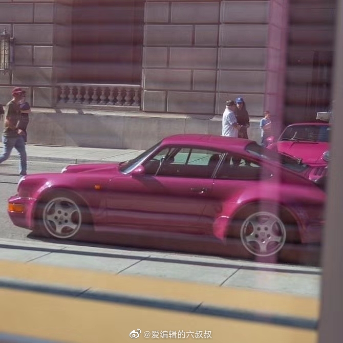 最美保时捷，964，太惊艳了，停在那就能让人屏住呼吸。