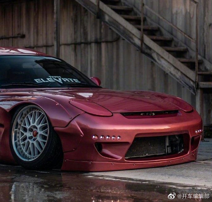 汽车美图大赏：马自达RX-7，纯粹的转子跑车