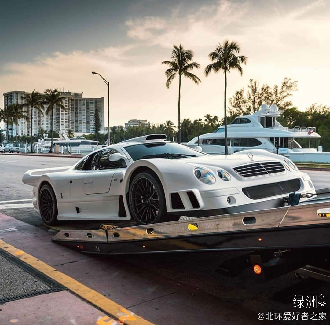 精美汽车图集：静静的看奔驰CLK AMG GTR