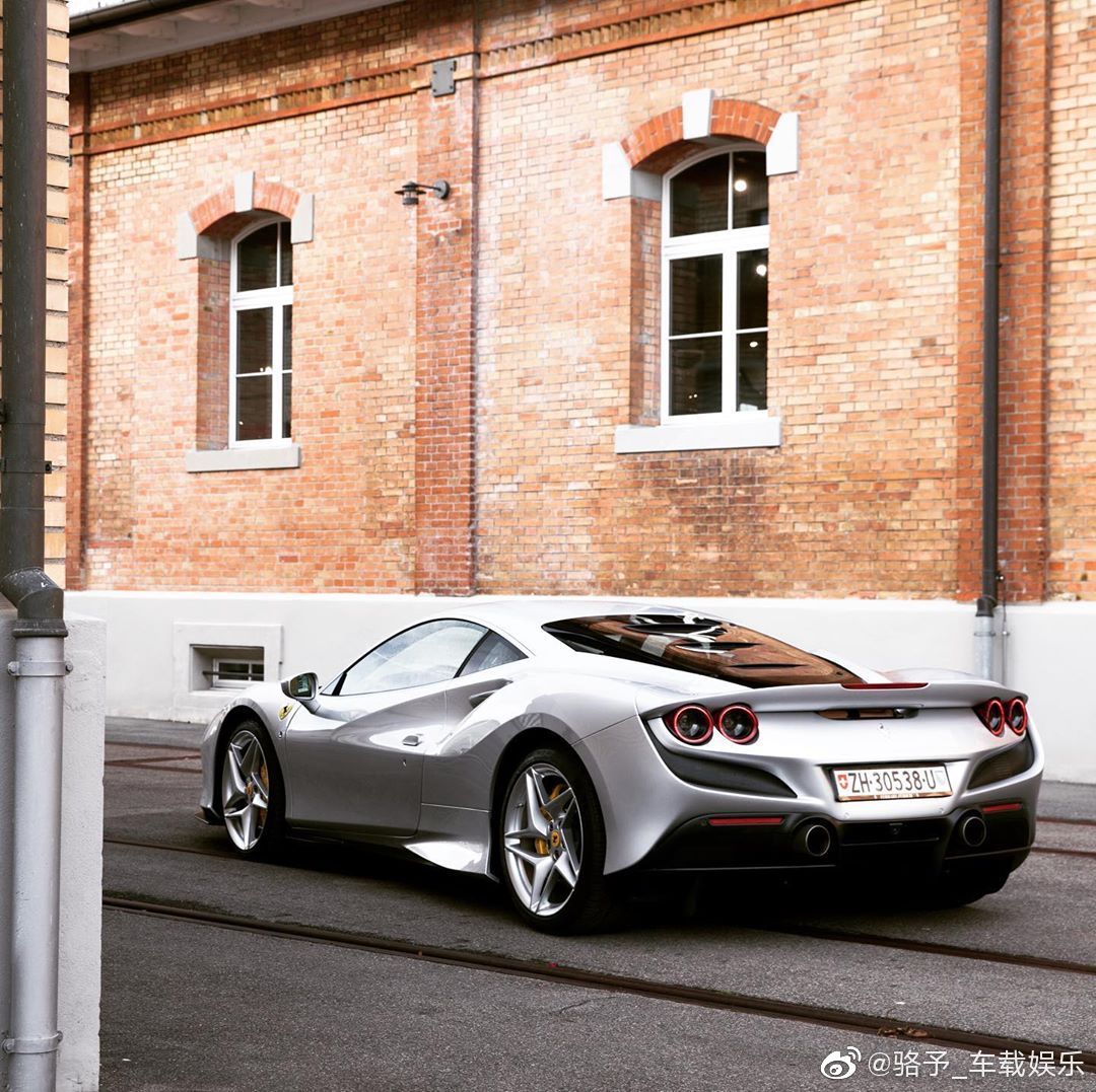 F8 Tributo  中置V8 百公里加速2.9s 法拉利车迷的终极信仰！