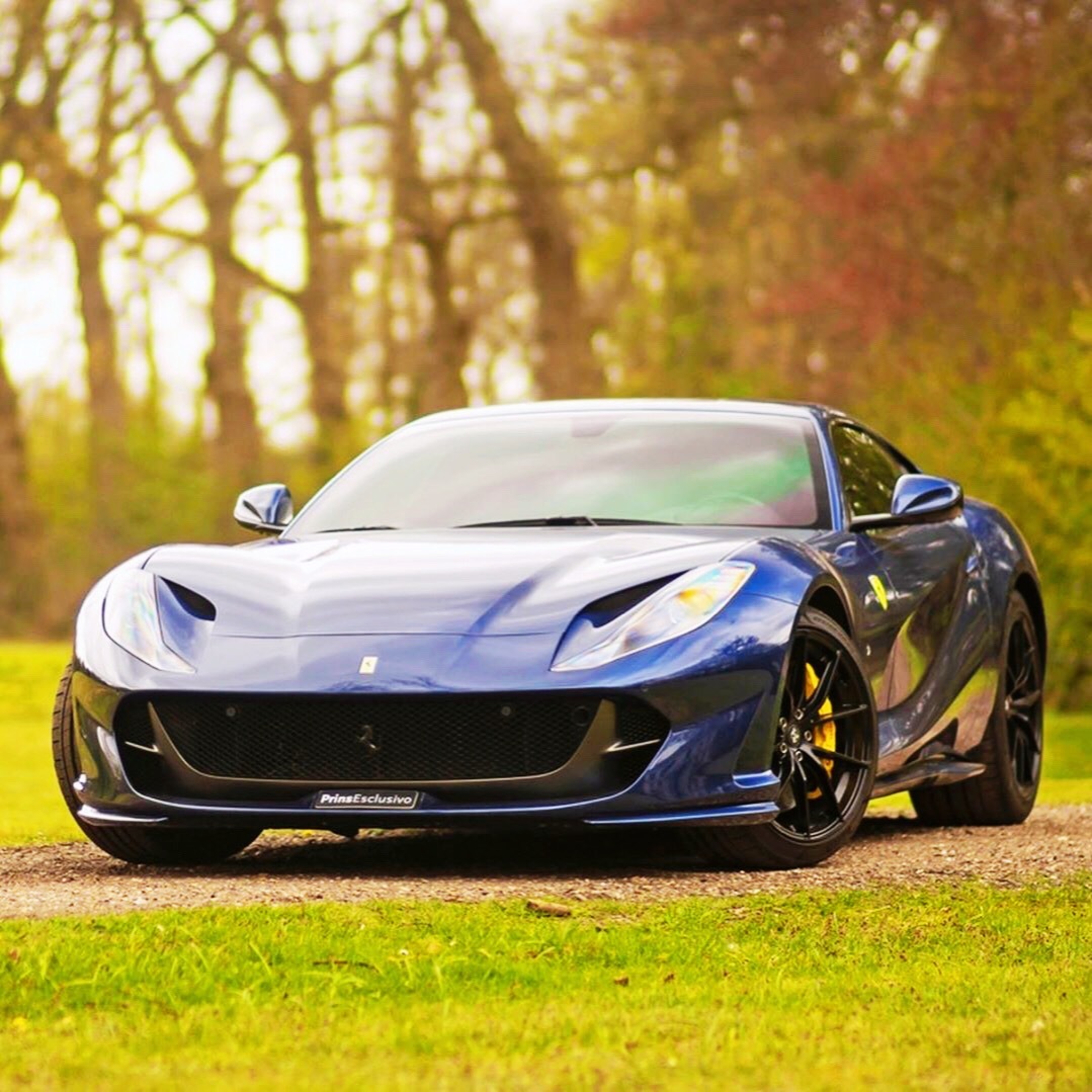 Ferrari 812 Superfast,现在看，造型真的很帅……