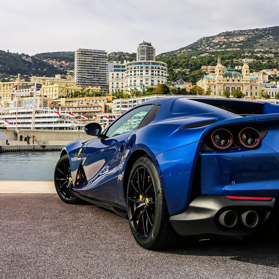 喜欢敞篷的兄弟看过来颜值贼高的ferrari812gts