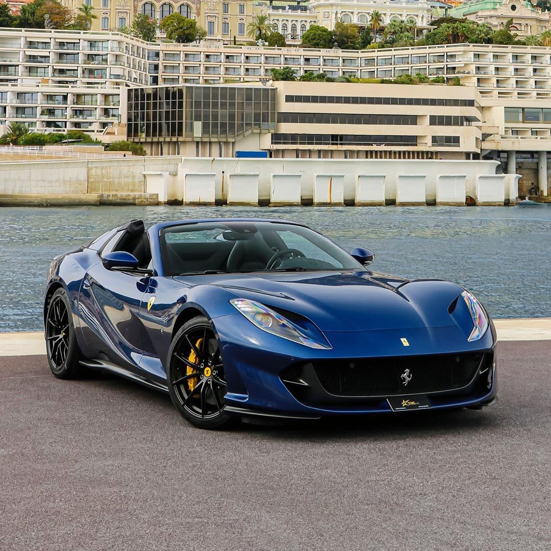 喜欢敞篷的兄弟看过来，颜值贼高的……Ferrari 812 GTS