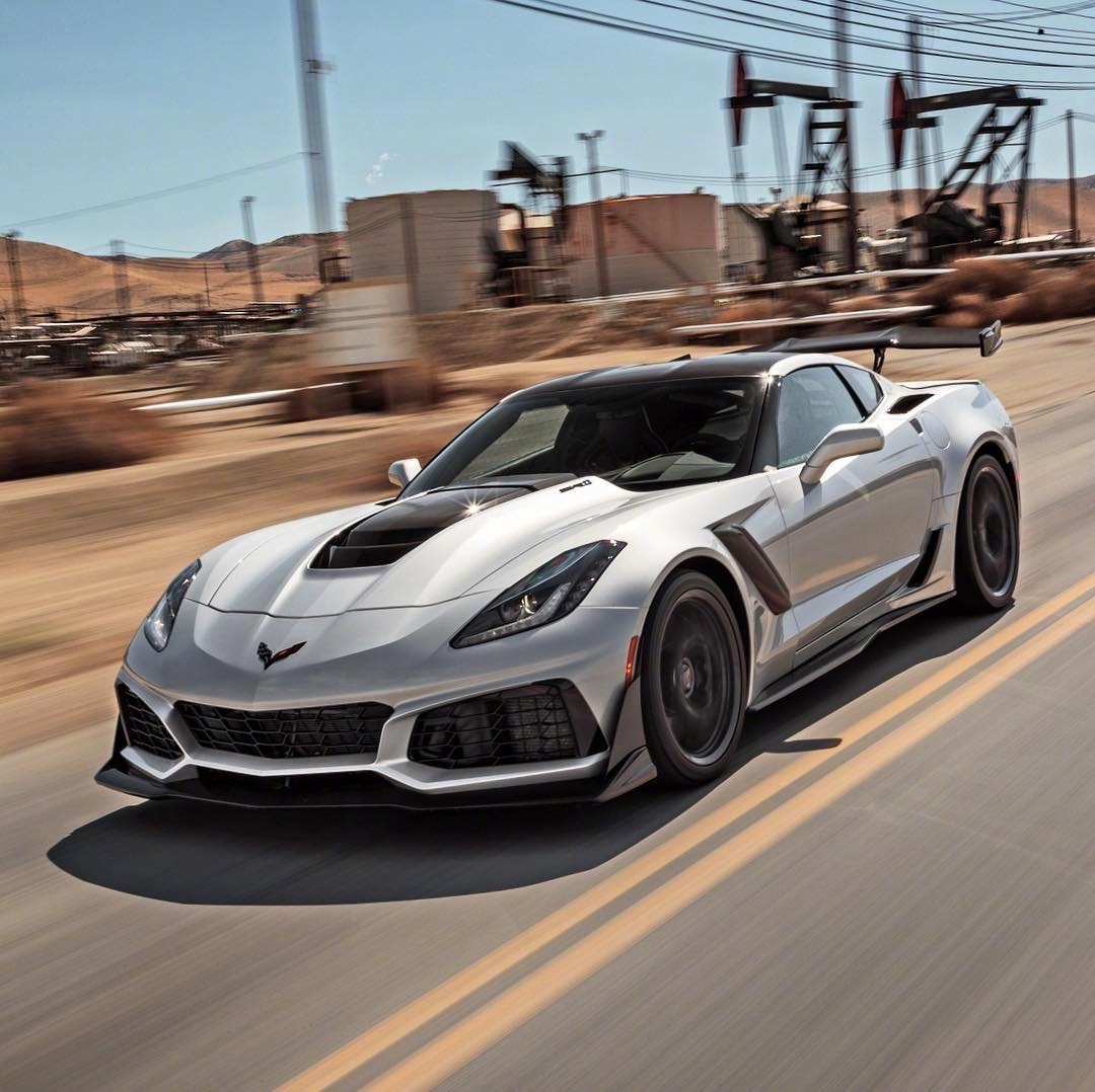 克尔维特和保时捷同画面出现的几率太罕见了！！！