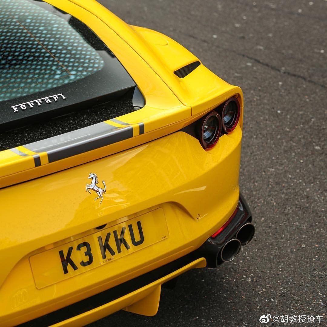 精美汽车图集：优雅的法拉利 812 Superfast