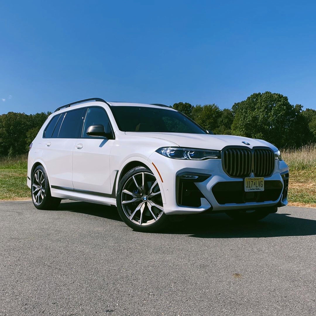 这大家伙满意么？还是比较喜欢Mercedes GLS呢？ BMW X7 M50i