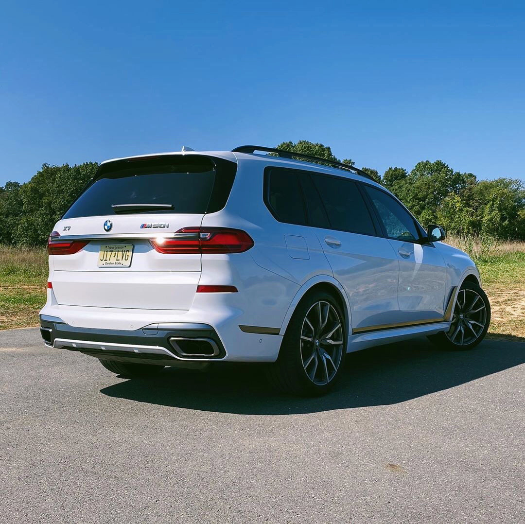 这大家伙满意么？还是比较喜欢Mercedes GLS呢？ BMW X7 M50i