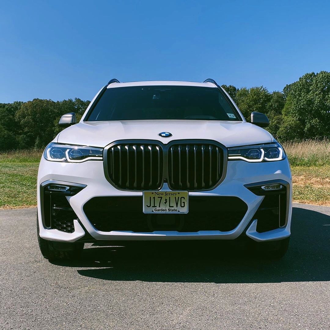 这大家伙满意么？还是比较喜欢Mercedes GLS呢？ BMW X7 M50i