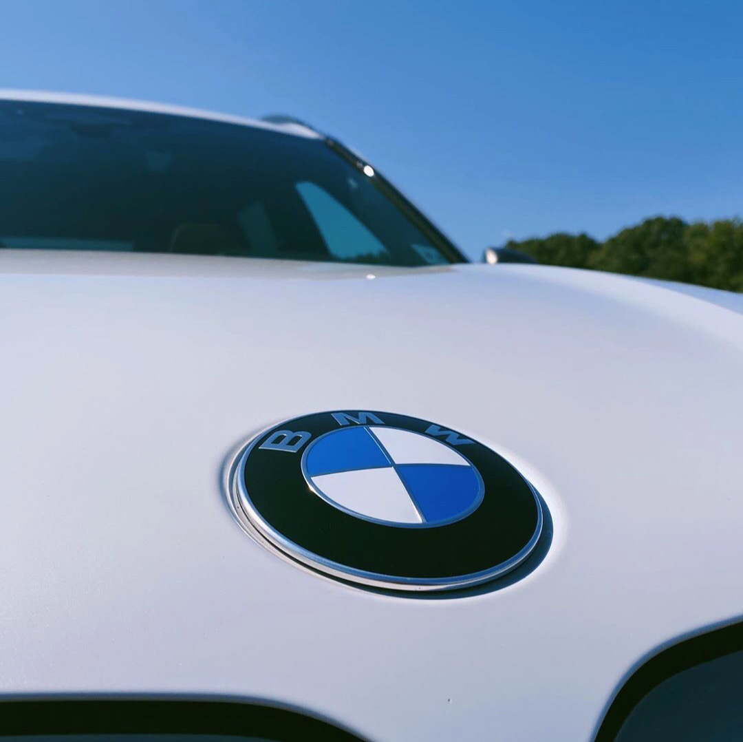 这大家伙满意么？还是比较喜欢Mercedes GLS呢？ BMW X7 M50i