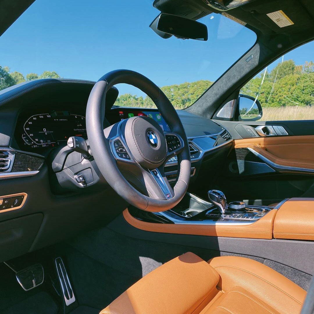 这大家伙满意么？还是比较喜欢Mercedes GLS呢？ BMW X7 M50i