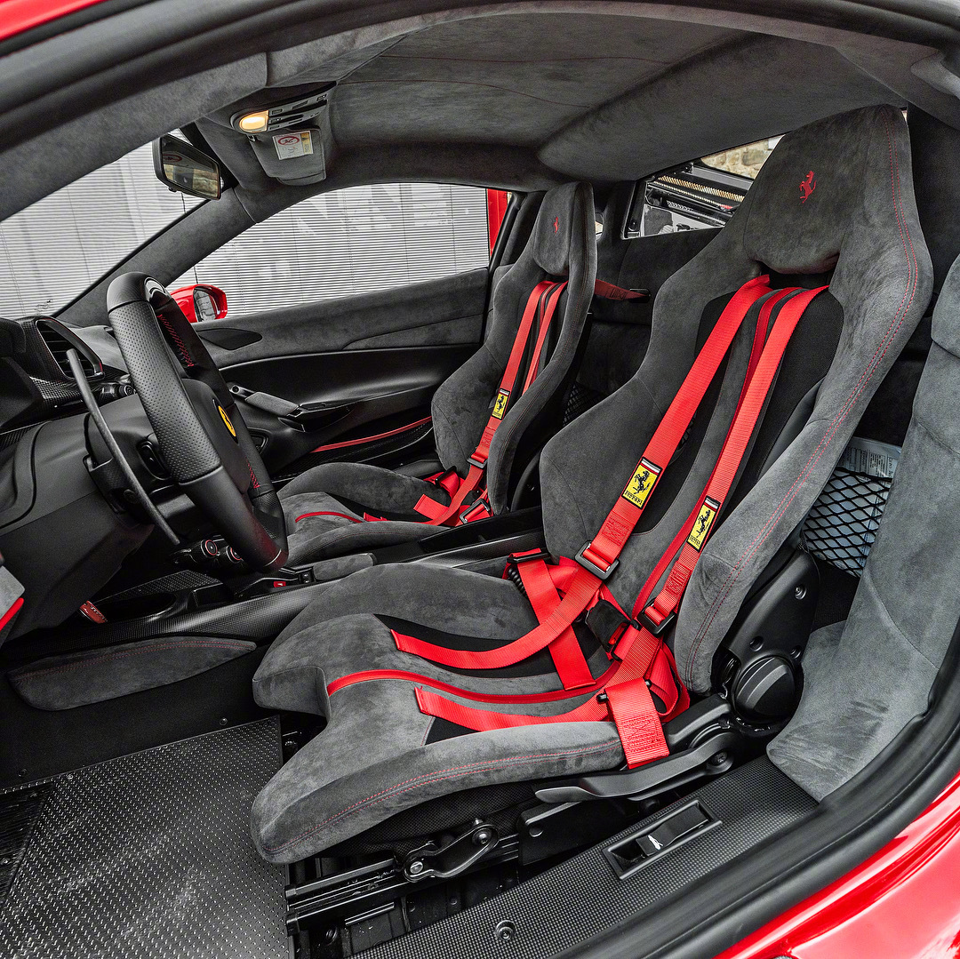 每天一组汽车美图：法拉利488pista犀利大片