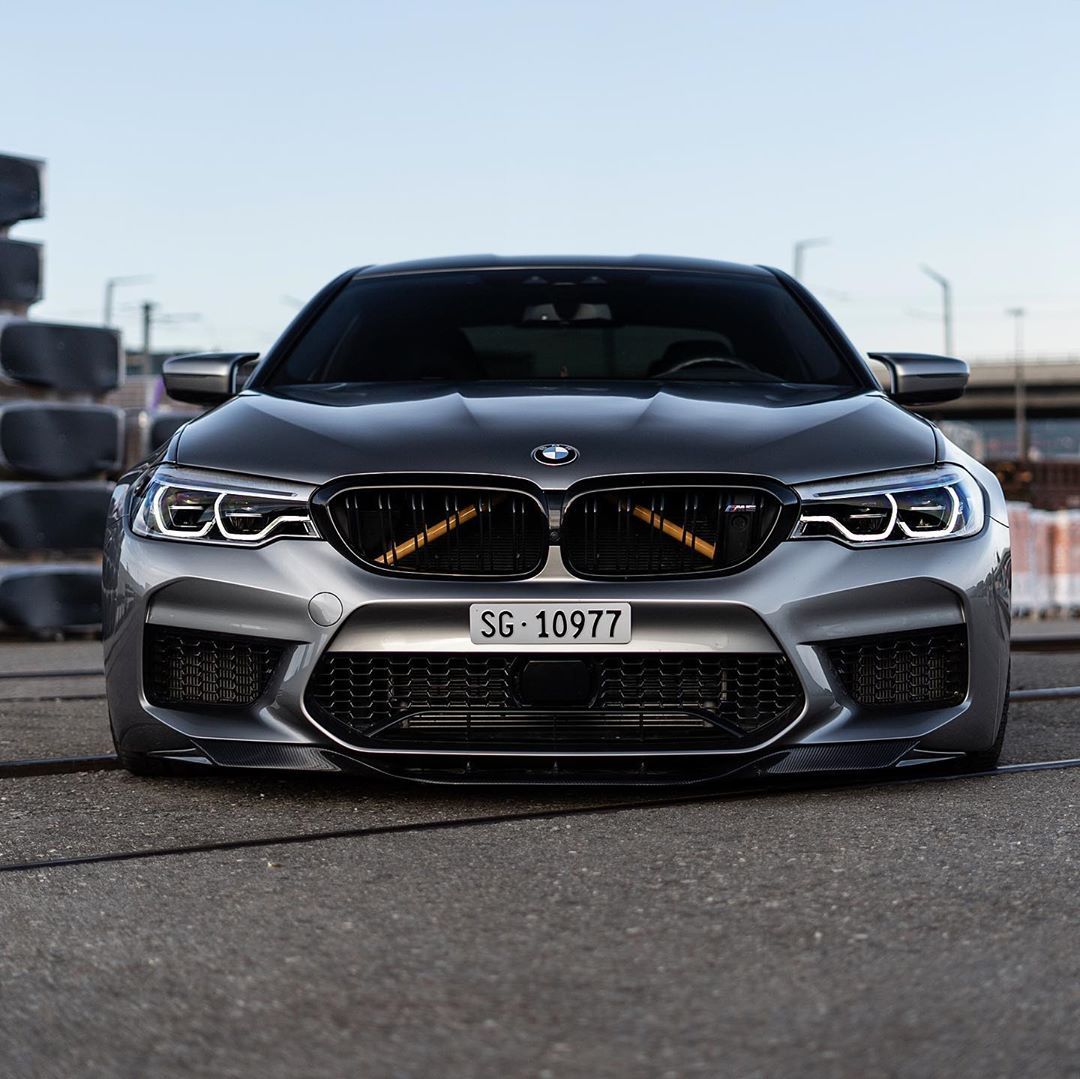 宝马M5：硬核跑者！舍我其谁！