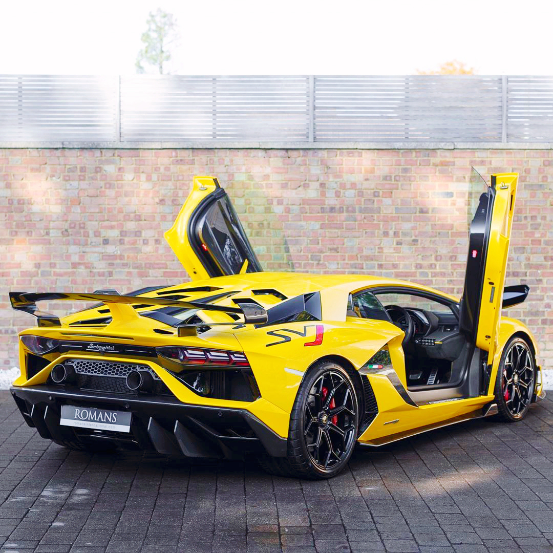 Lamborghini Aventador SVJ 见过真身，霸气十足……