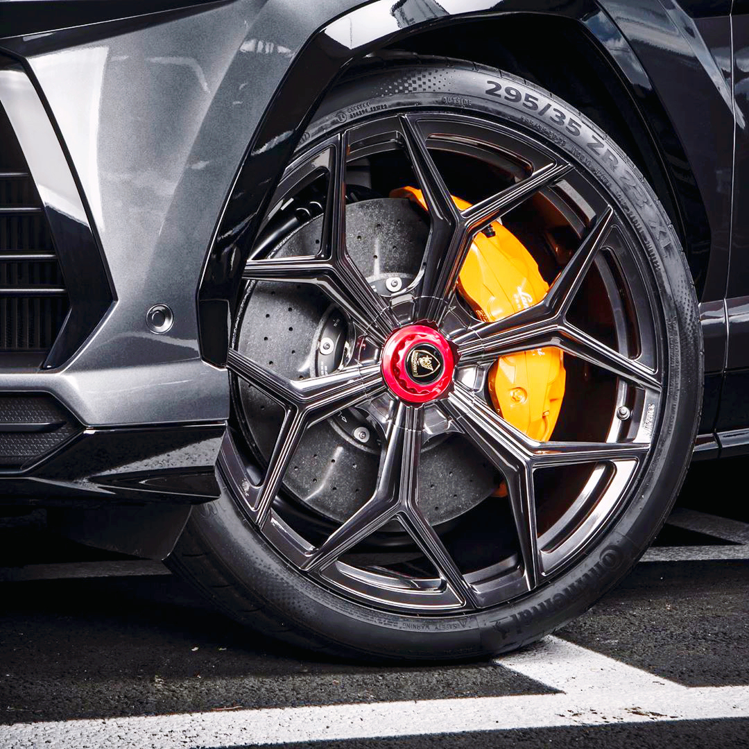 好看的汽车图片：Lamborghini URUS確實拉風