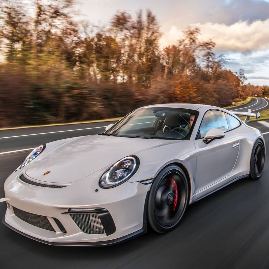 如果有一台手动挡保时捷911 GT3（991.2）和150万，你会选哪个