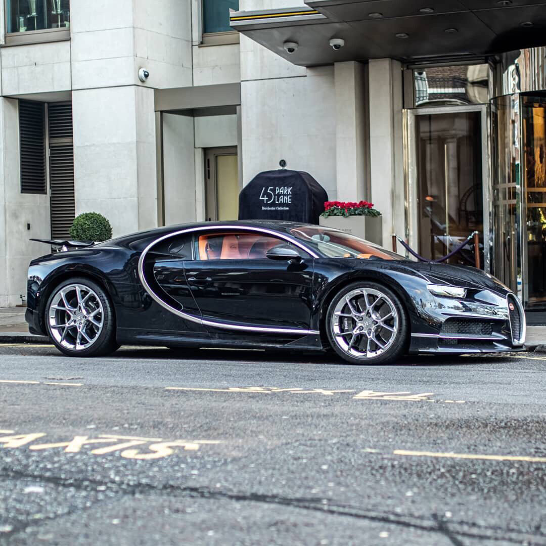 高清汽车美图：街拍分享 布加迪Chiron