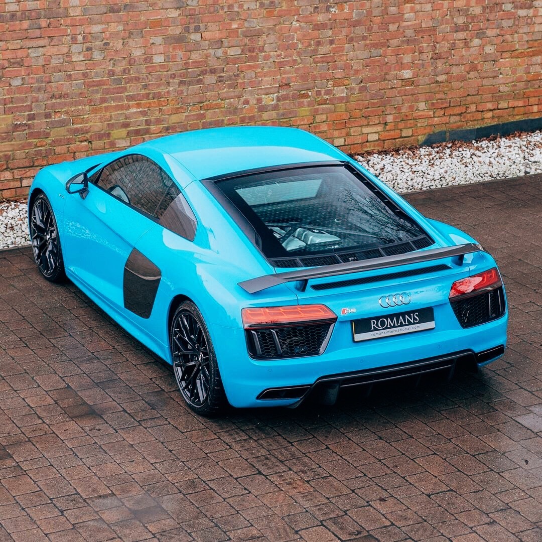 Audi R8 V10 Plus，颜色很漂亮