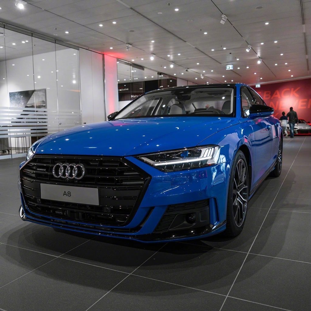 这个颜色的奥迪A8全世界也就这一辆了吧！