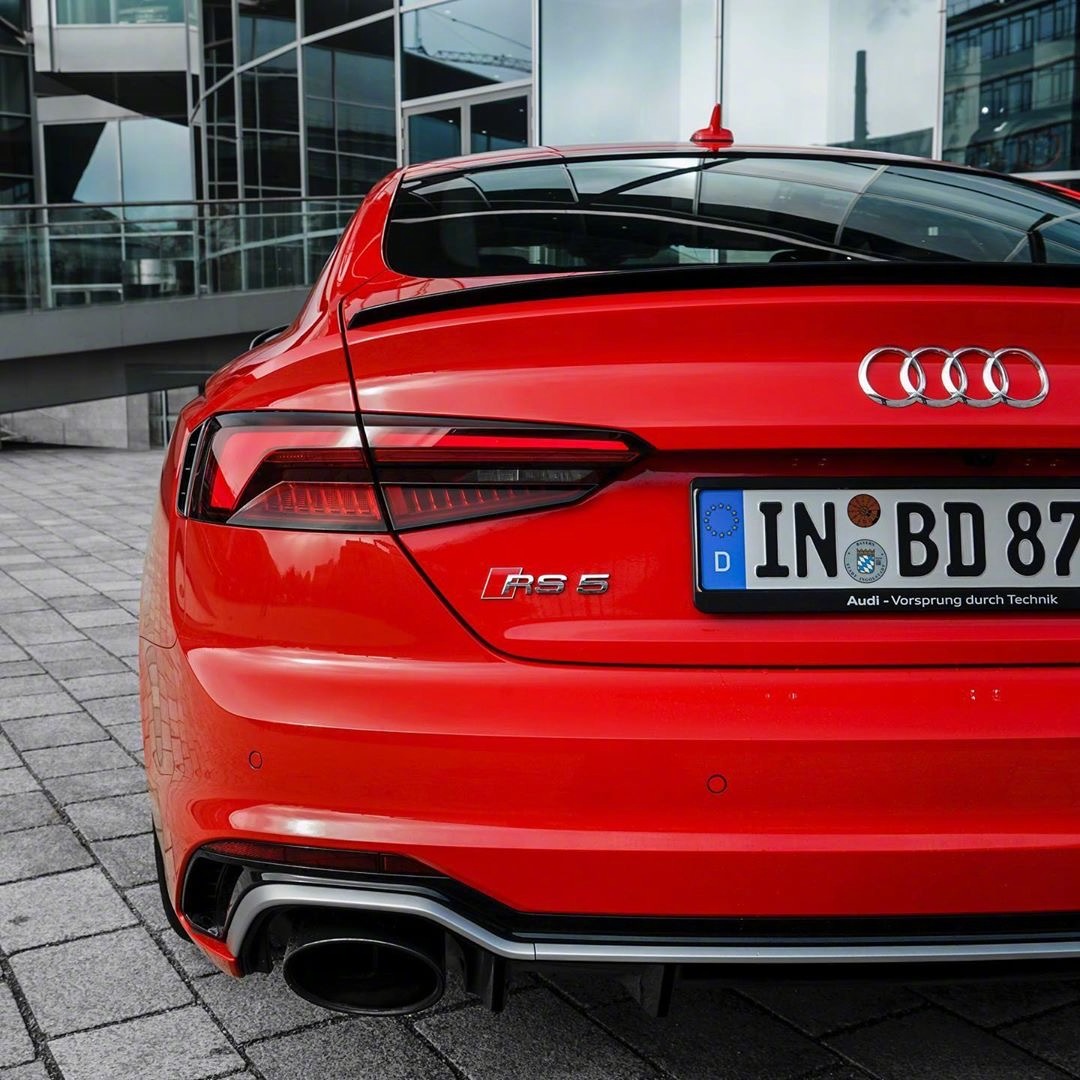 奥迪RS5：硬核跑者！舍我其谁！