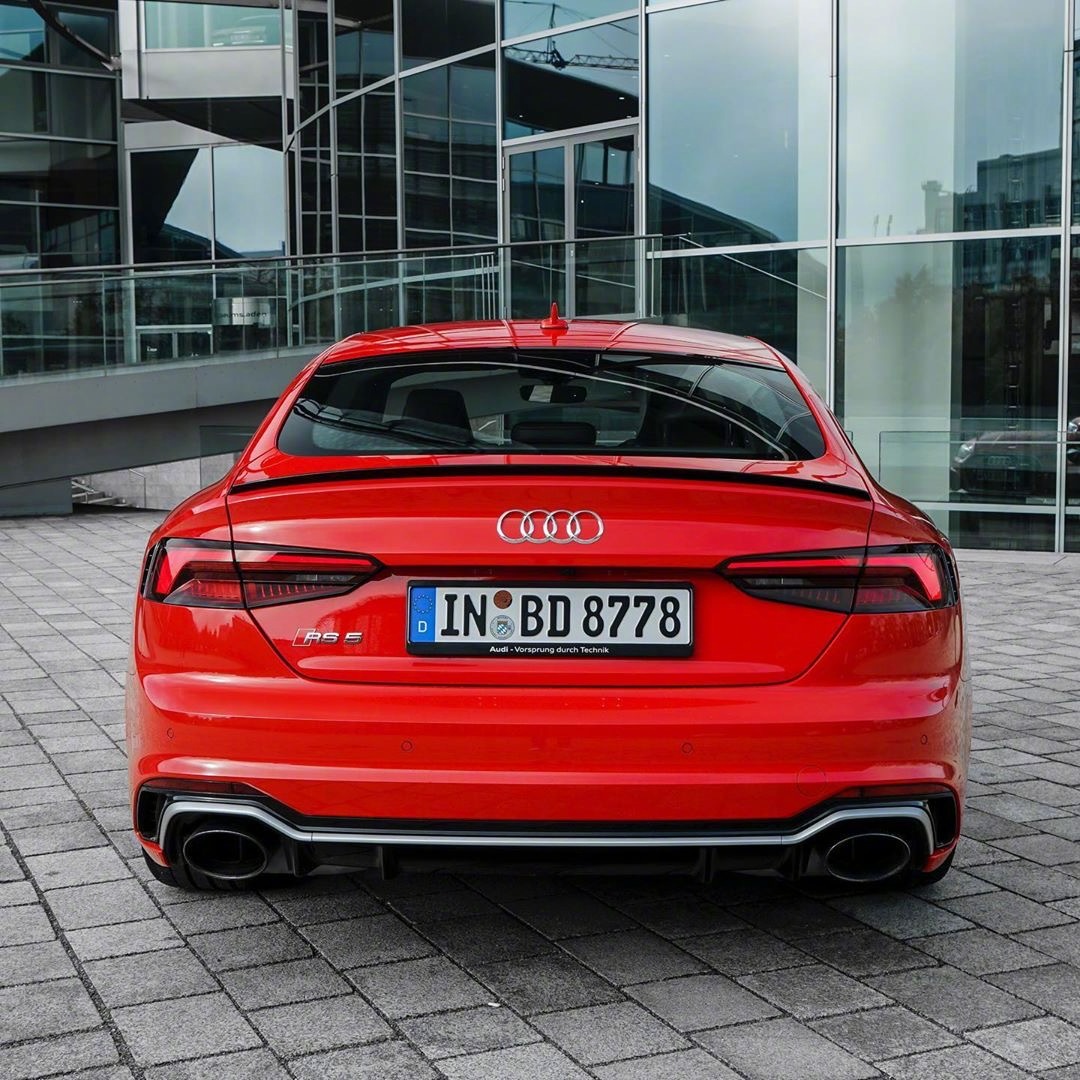 奥迪RS5：硬核跑者！舍我其谁！