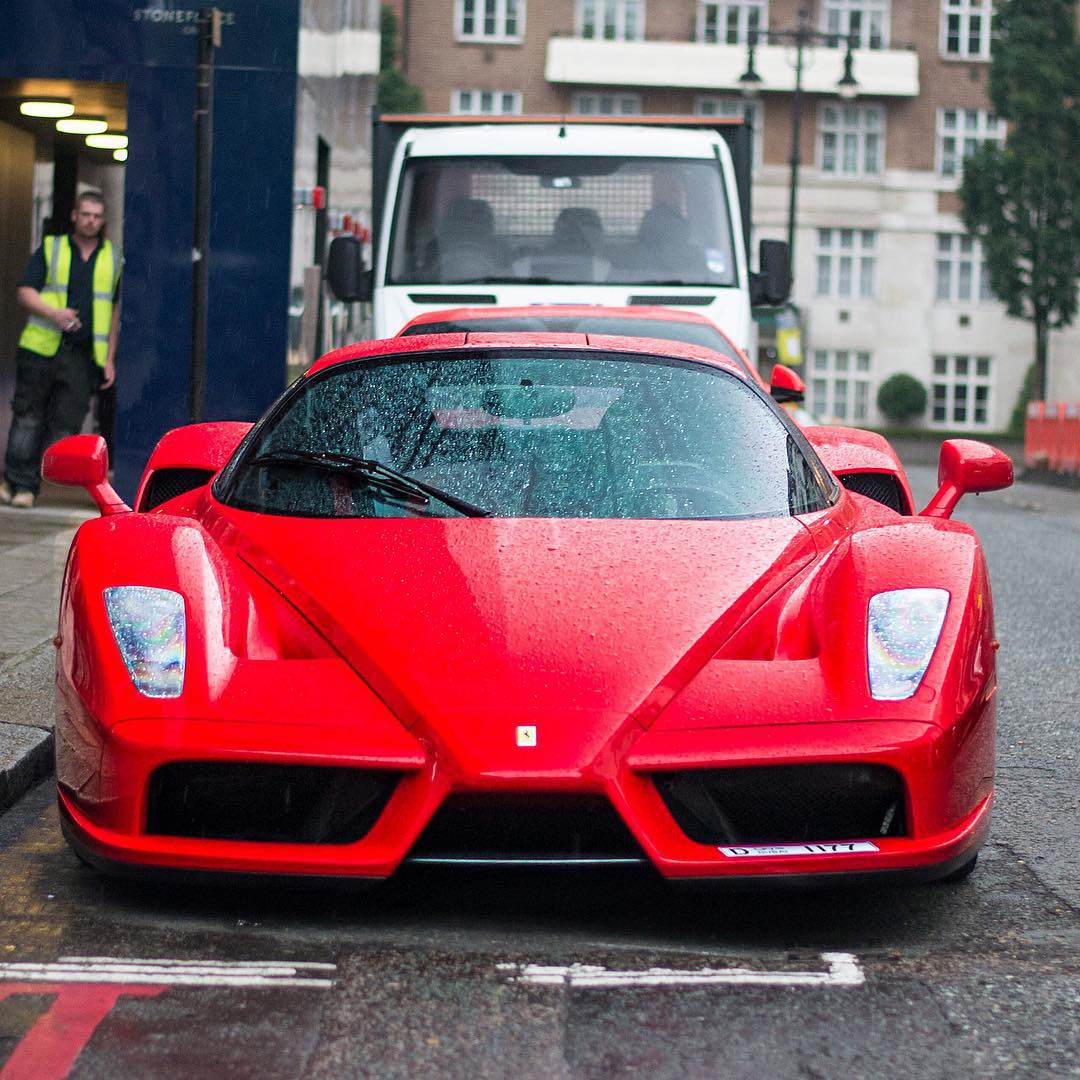 enzo红的纯正柯尼塞格红的高雅