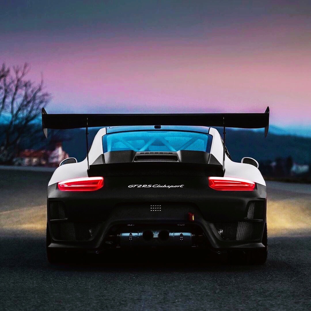 早 Porsche GT 2RS Club Sport