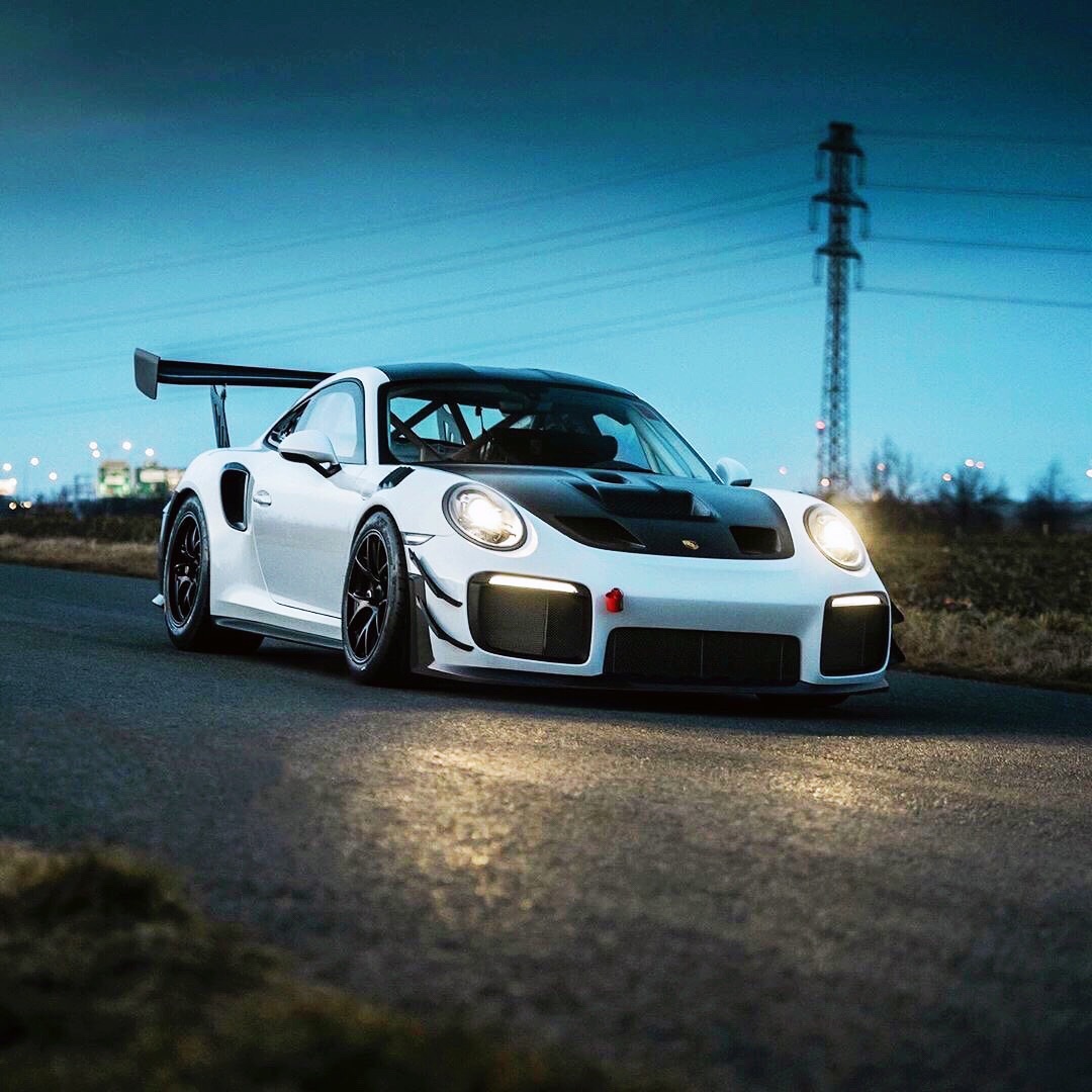 早 Porsche GT 2RS Club Sport