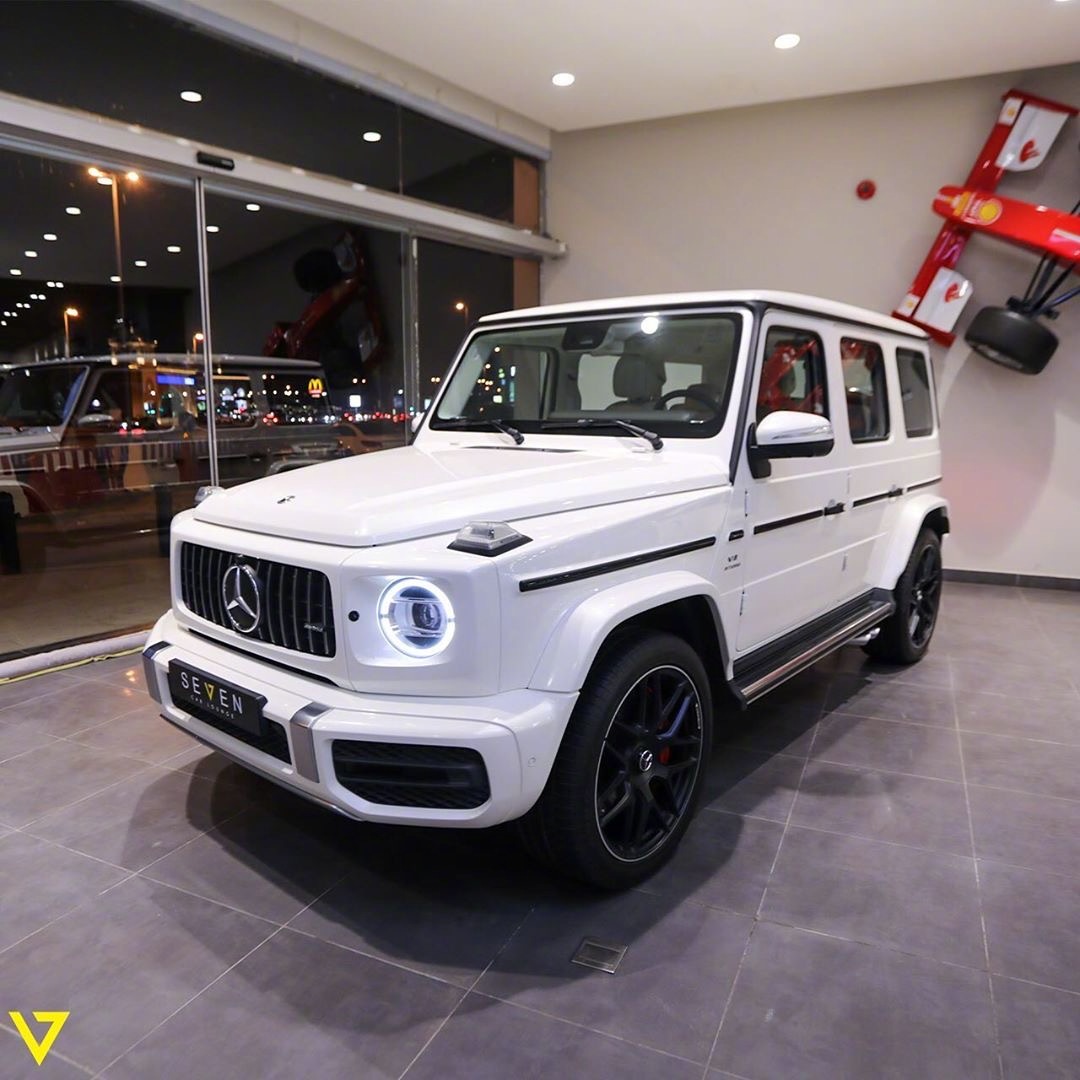 奔驰G级大白胖子，这么浅色的座椅坐不了两次就得脏.....