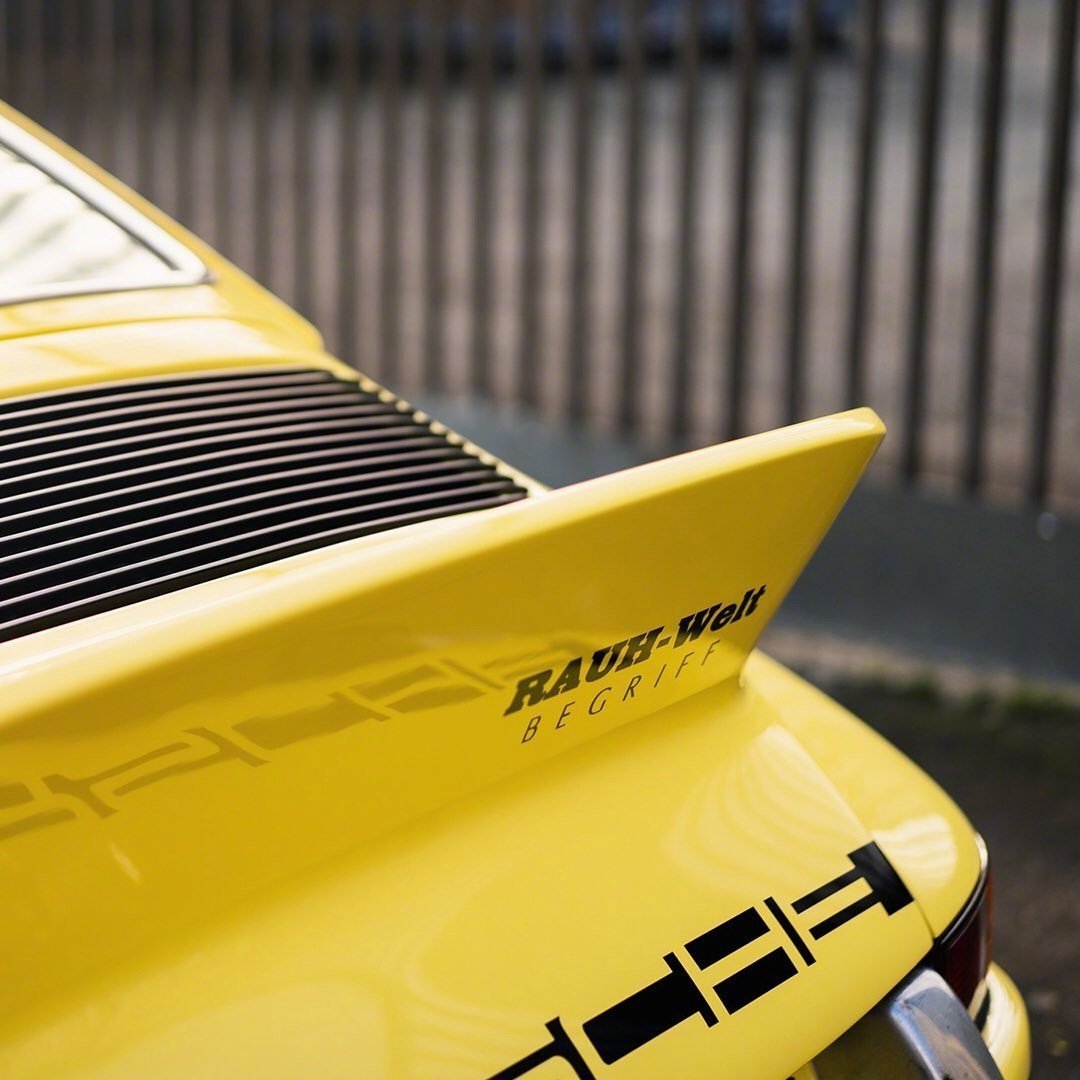 好看的汽车：保时捷柠檬黄色的卡雷拉rwb