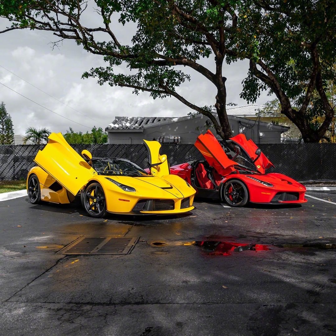 把两台法拉利laferrari放一块儿，怎么拍都是壮观啊！