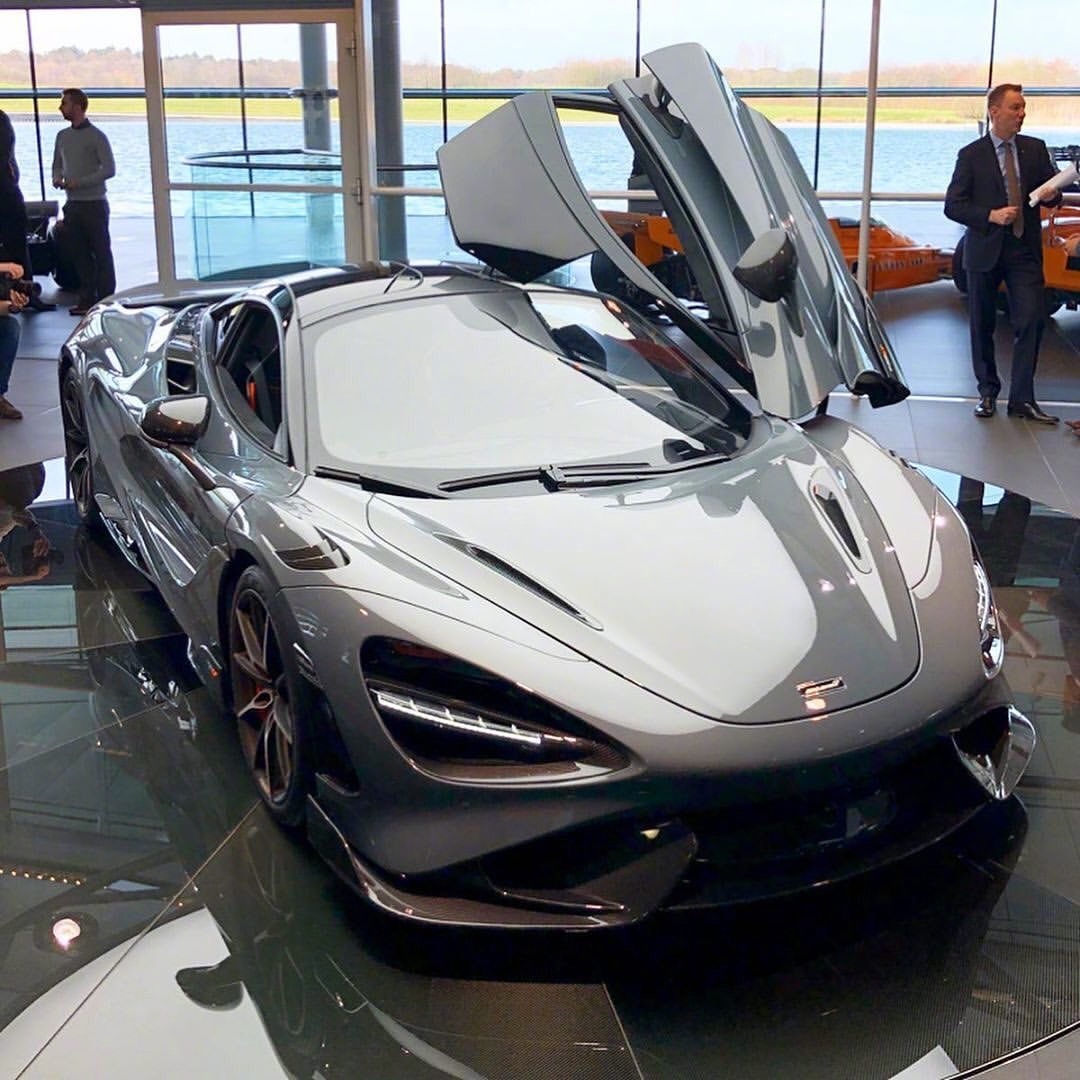 实拍迈凯轮765LT，可这新车好像和老款的迈凯轮没啥区别啊？