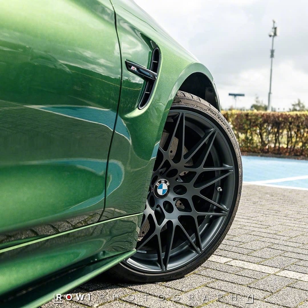 汽车美图赏析：宝马M4 这绿色好看到哭