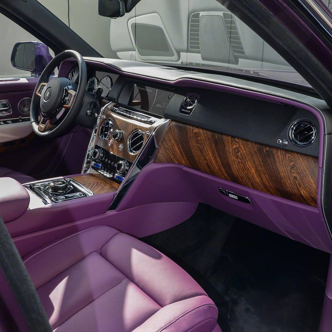 汽车美图抢先看：紫色库里南真的好妖媚~