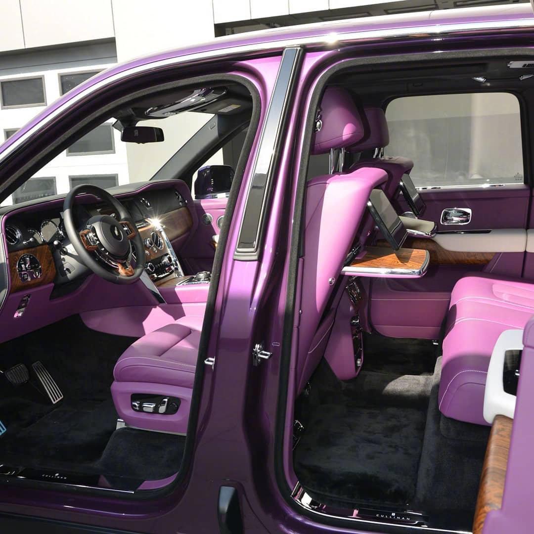 汽车美图抢先看：紫色库里南真的好妖媚~