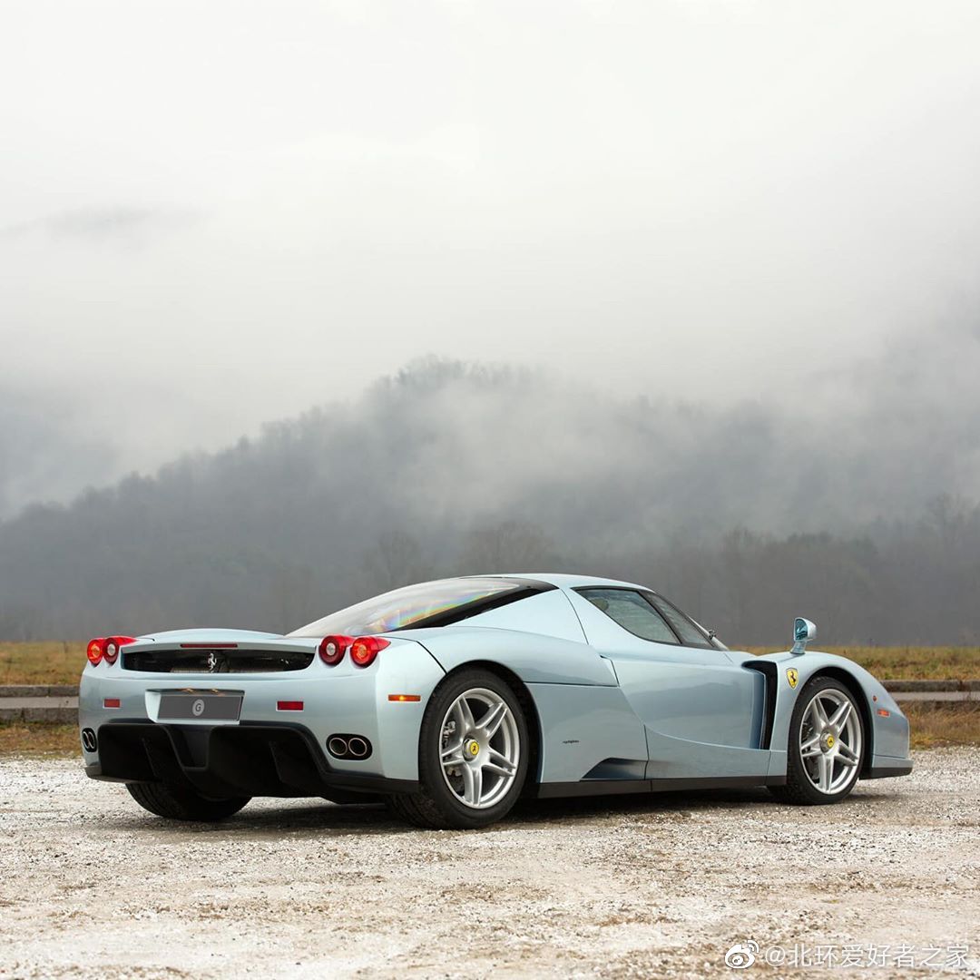 素雅的法拉利Enzo，看着让人安静！