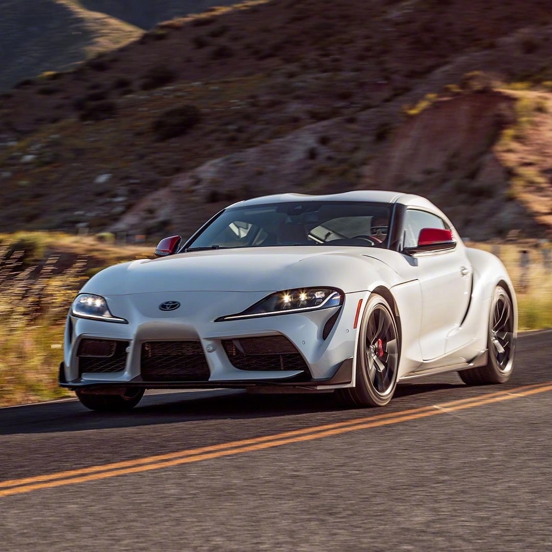 丰田supra，在拍摄布加迪领域有着无可替代的地位
