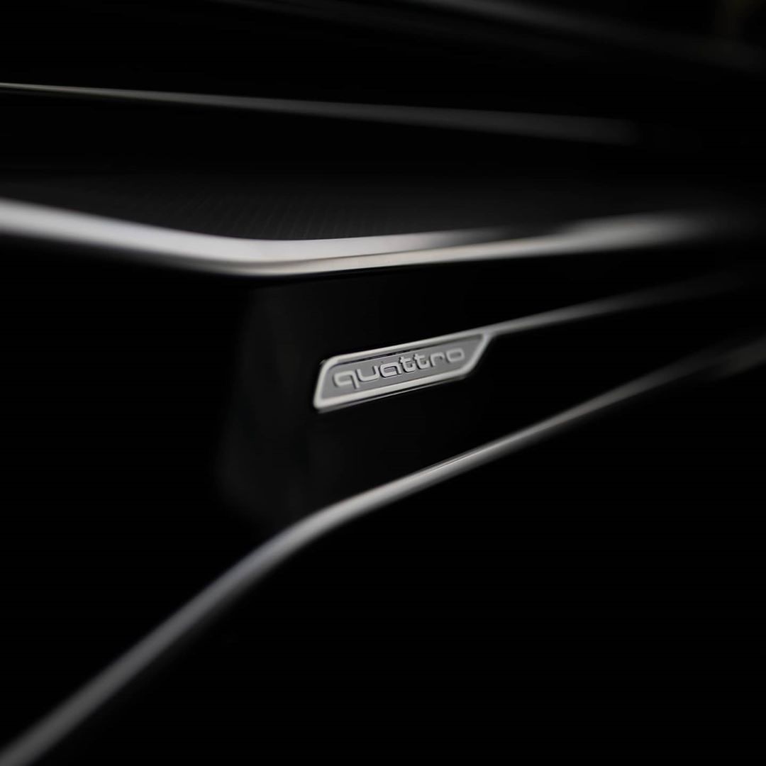 没时间解释了，快上车！ 出镜：Audi RS7 Sportback